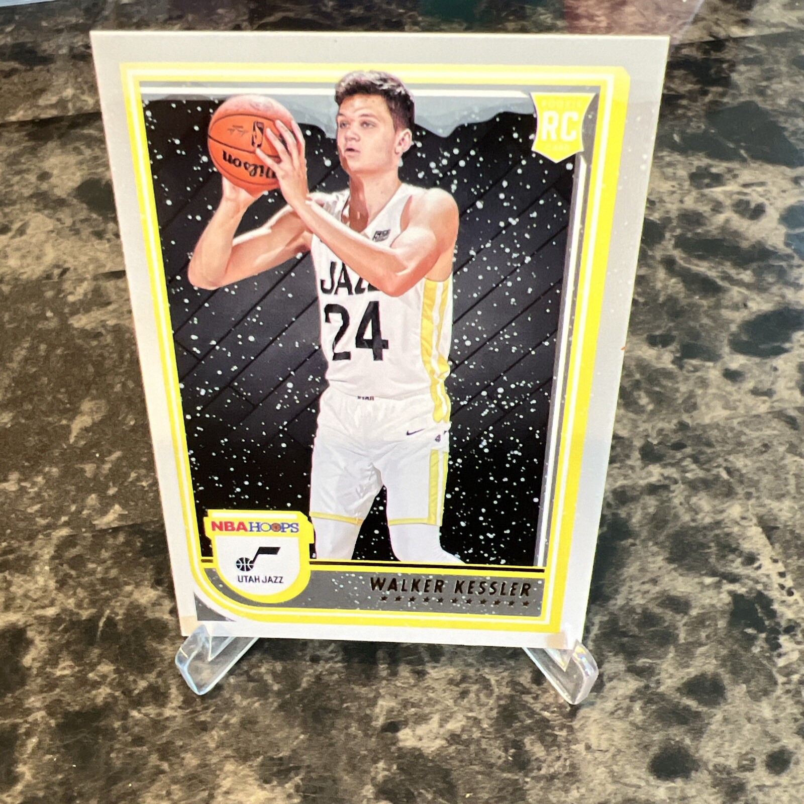 2022-23 Panini NBA Hoops Winter Walker Kessler Rookie Card Card #252 Utah Jazz