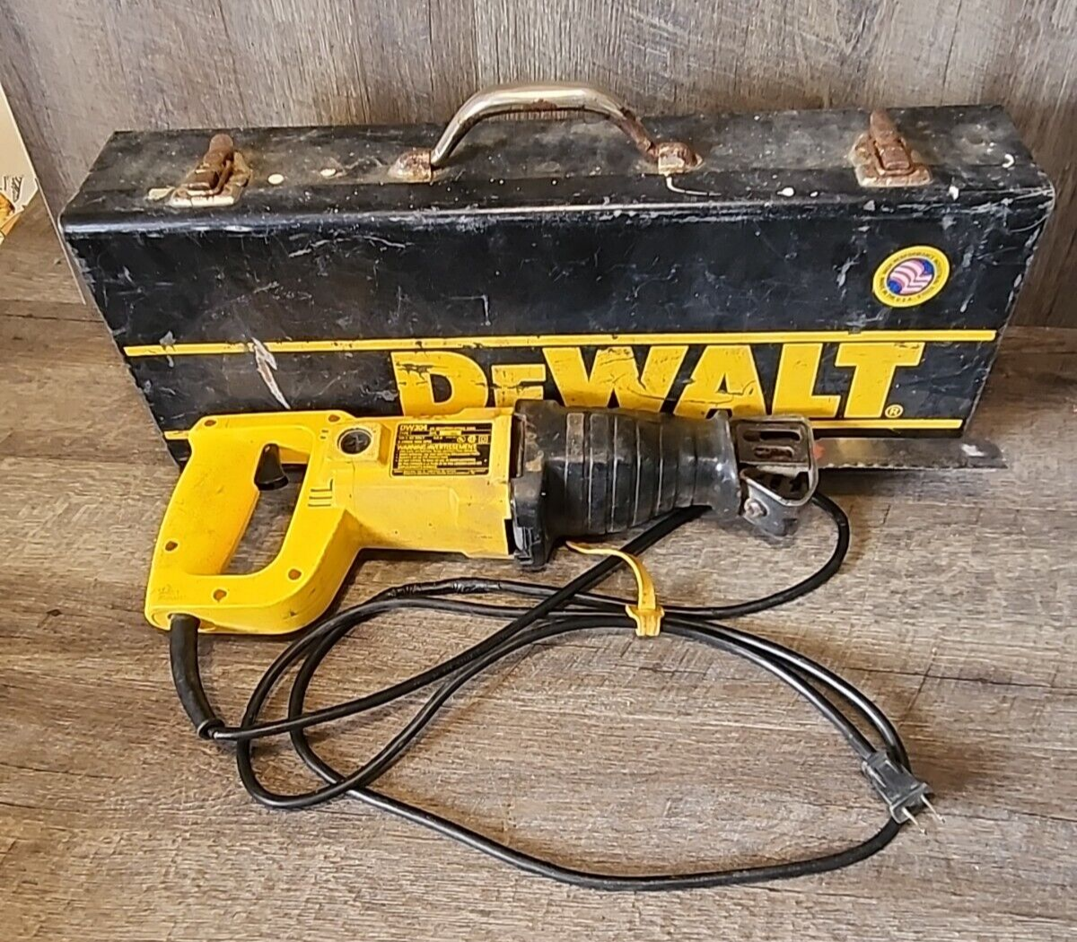 DeWalt DW304 Corded Reciprocating Saw T2 Tested, works well w