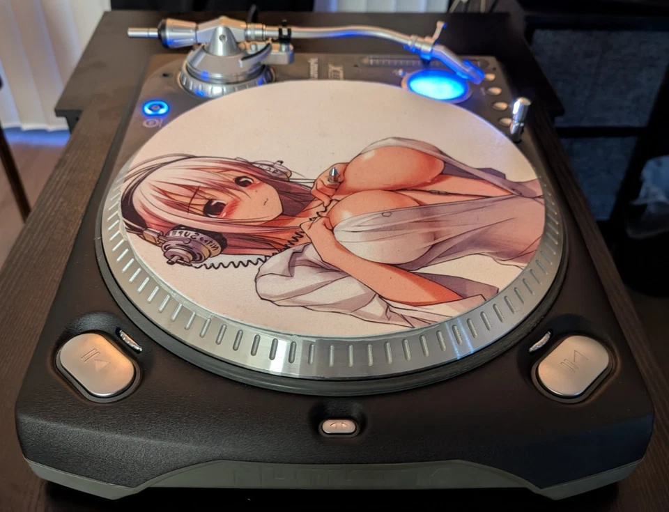 2 Numark TTX1 Turntables, 2 Numark CC-1 cartridges/2 slipmats , 2 RCA/Pwr crds  - Image 4 of 4