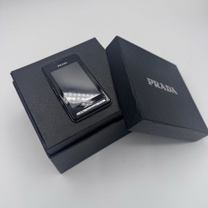 【非売品・希少】LG × PRADA B2コラボポスター モノクロビジュアル LG Prada | eBay