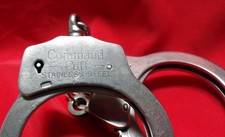 COMMAND CUFF HANDCUFFS