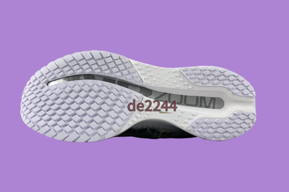 Size 9 - Nike Pegasus Premium White Metallic Silver for sale