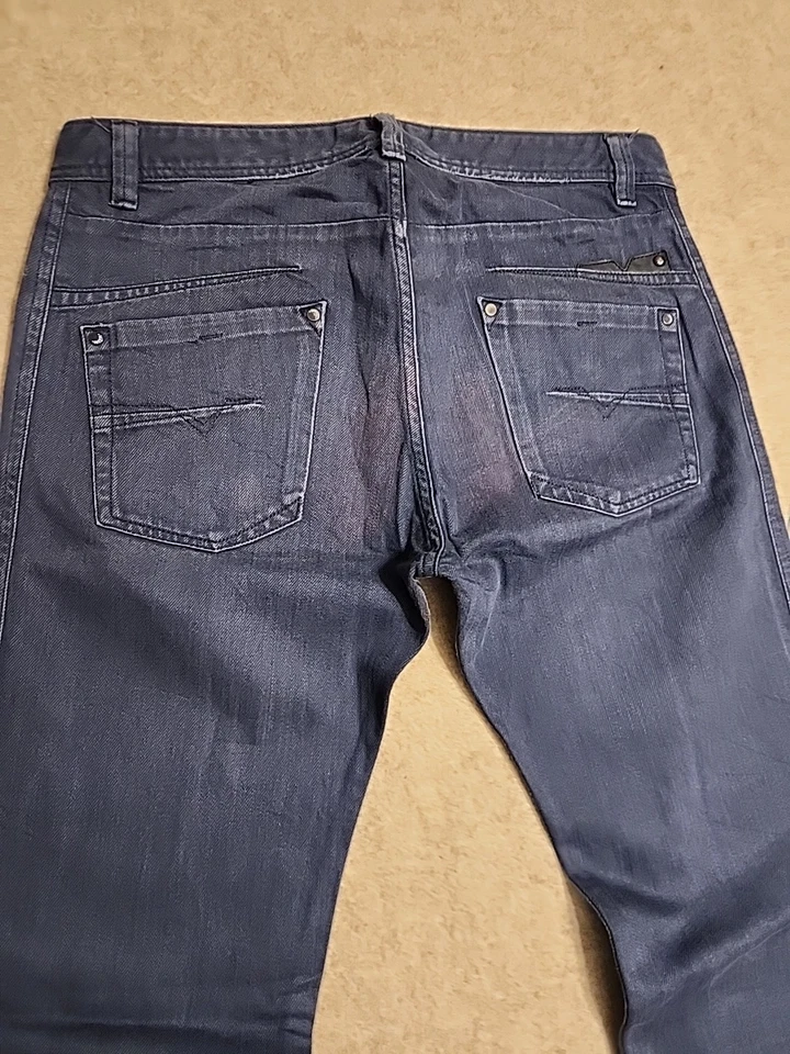 Pantalones de mezclilla Diesel para hombre 34x32 azul marino Darron 008QU regular ajustados cónicos W33 L32 Foto 4 de 4