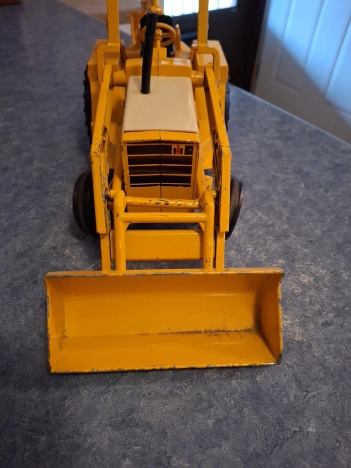 💥 Tractor retroexcavadora cargador frontal vintage 1/64 ERTL International Harvester #472 Foto 2 de 4