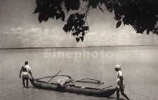 1930s Vintage LIONEL WENDT Ceylon Canoe Boat Beach Seascape Sri Lanka Photo Art