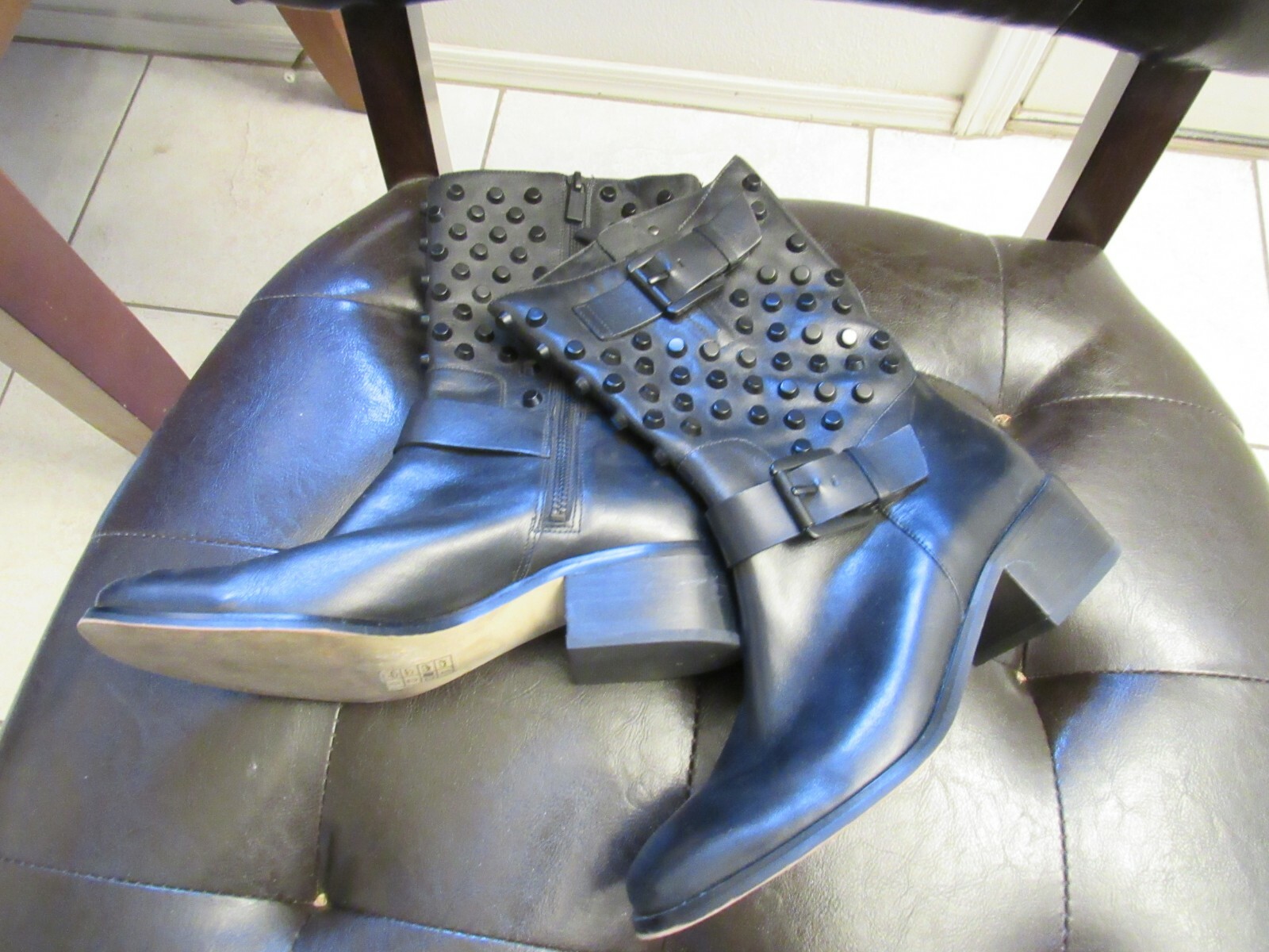 Michael Kors Womens Black Studded Buckle Leather Boots Size 7.5M