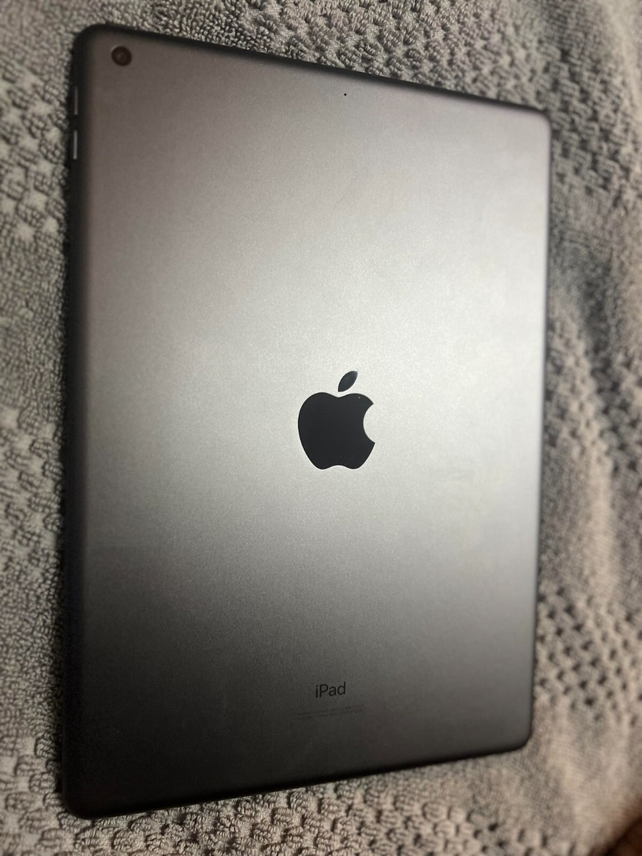 Apple iPad 8th Gen. 128GB, 10.2 in, Space Gray - EXCELLENT