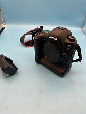 Canon EOS 5D Mark IV Digital SLR Camera (Body Only) W/ Battery Grip 2 Batteries