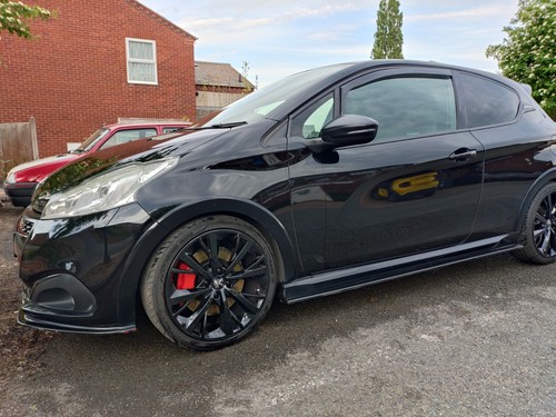 Peugeot 208 GTi BPS - Picture 6 of 9