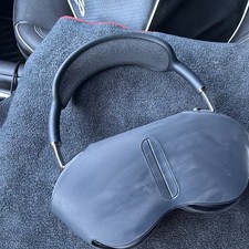 Apple AirPods Max Wireless Bluetooth Over-Ear Headphones Noise Canceling Black