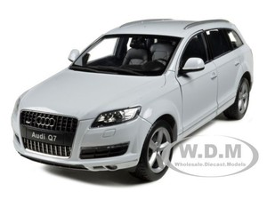 Audi q7 1 18