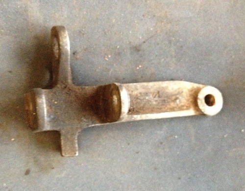 E69/    Mercedes BMW ?? Halter  Motorhalter Getriebehalter ? 11825117822