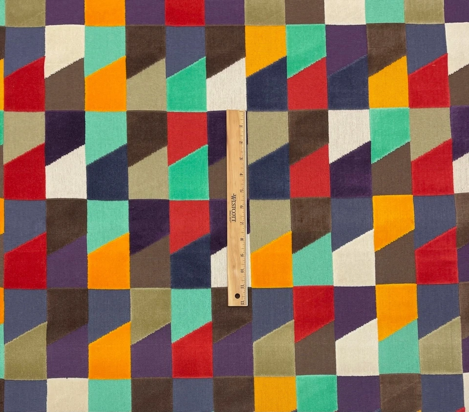 БАРХАТНАЯ КРАСНАЯ ГЕОМЕТРИЧЕСКАЯ МЕБЕЛЬНАЯ ТКАНЬ MOMENTUM TEXTILES LUCIO IBIZA ОТ YARD 50 ДЮЙМОВ ШИРИНА - Изображение 4 из 4