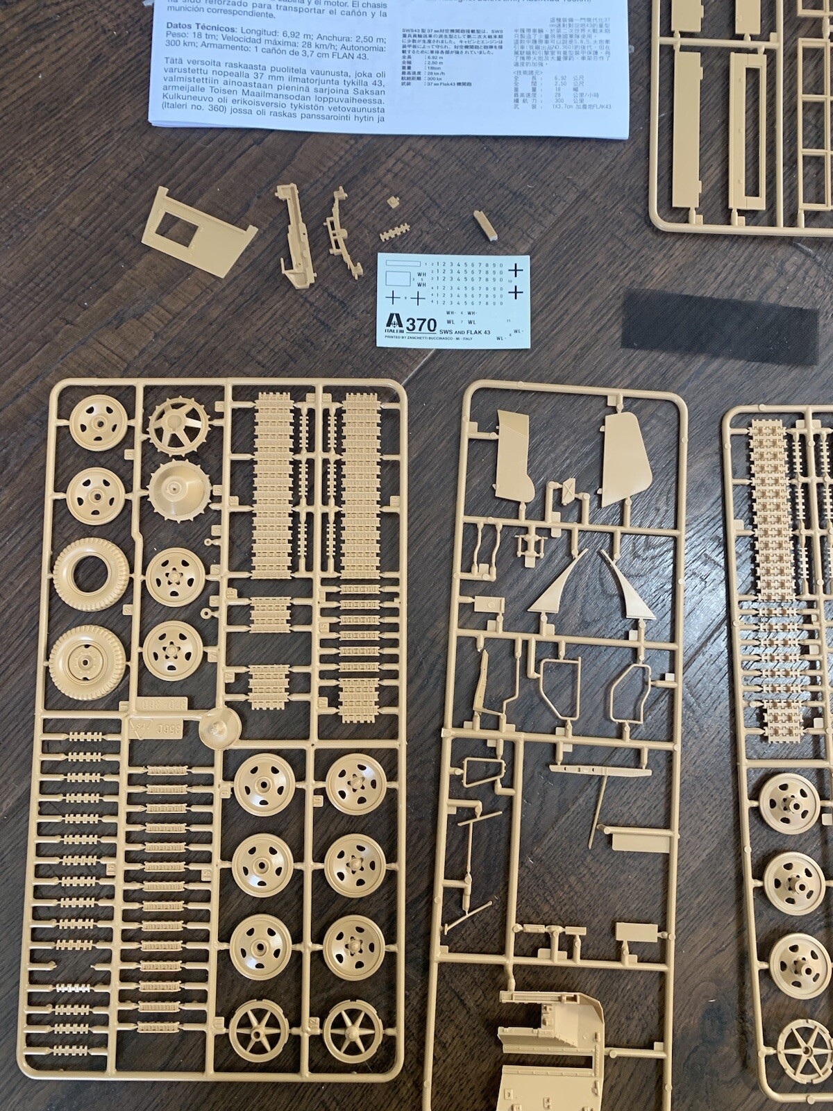 Italeri SWS With Flak 43 370 1/35 Open Model Kit Complete