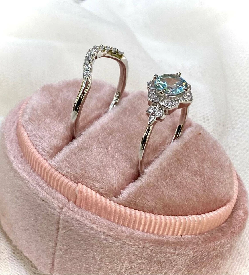 Juego de anillos de boda nupciales aguamarina simulados redondos enchapados en oro blanco de 14k de 2,75 quilates Foto 4 de 4