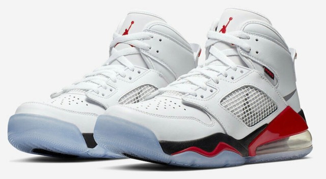 nike air jordan mars 270 white