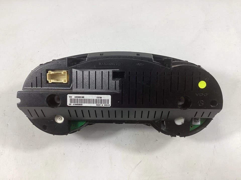 2008-2012 Mercedes GL550 Speedometer Gauge Instrument Cluster 196K  OEM. - Image 3 of 4