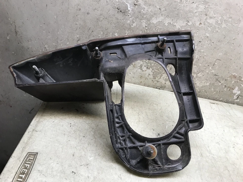 Tapa de extensión de luz trasera izquierda Mercury Grand Marquis 88 89 90 91 Foto 3 de 3