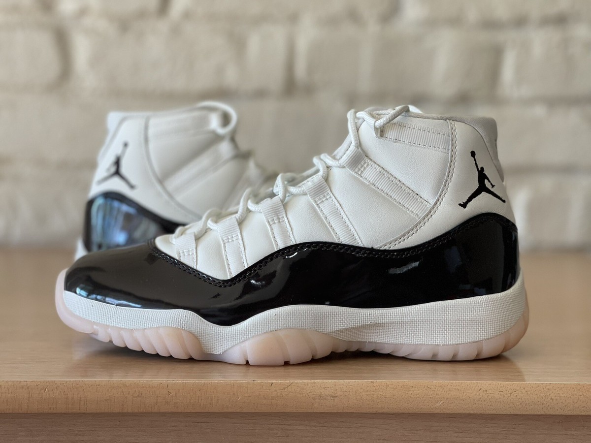 Nike Air Jordan 11 Neapolitan Sail Velvet Brown Atmosphere