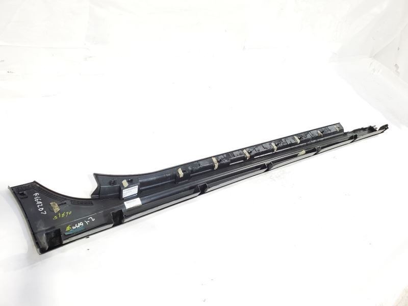 2014 2015 2016 2017 Maserati OEM Left Rocker Panel Moulding Skirt Pulled Clip