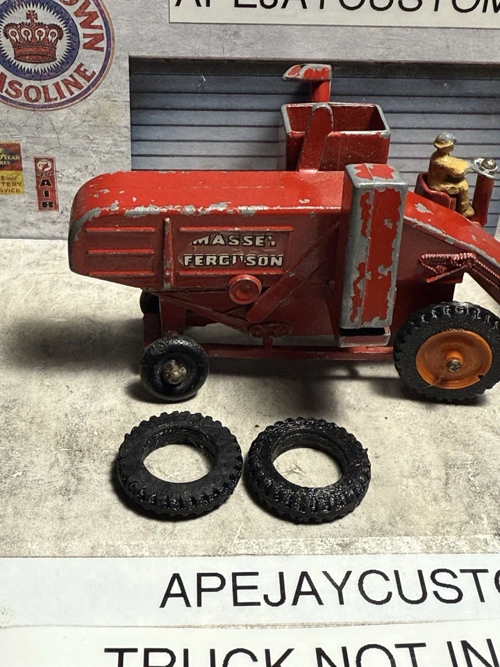 1 set of tires Lesney for Matchbox Major Pack No.5 M-5 Massey Ferguson Combine - Image 3 of 3