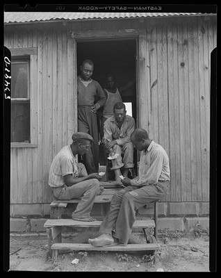 Newport, New Jersey (vicinity). Pickers who live on John Hanby's farm