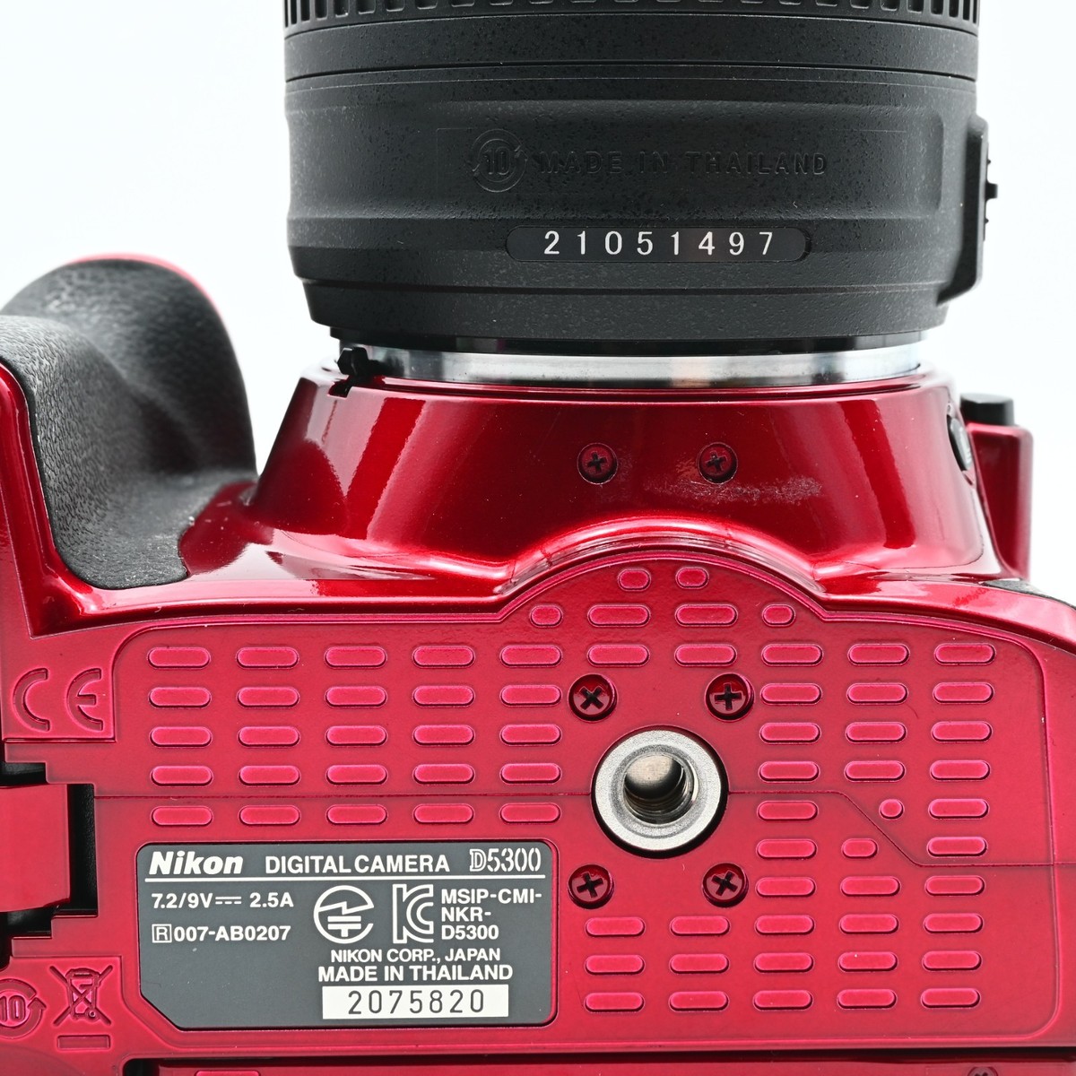 US Stock] Nikon D5300 Red w/18-55 f/3.5-5.6G ED VR II (Shutter