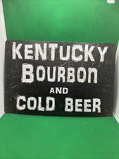Letrero metálico de bar de bourbon y cerveza fría de Kentucky