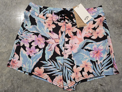 BNWT BILLABONG LADIES NIGHTS IN PARADISE BOARDSHORTS (MEDIUM/7) NEW SEASON
