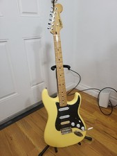 Squier Stratocaster HSS - Cream - Dimarzio & ...