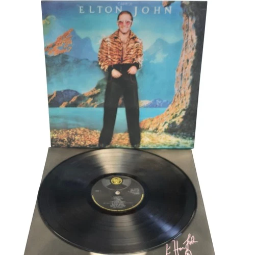 Elton John Caribou 1974 LP DJM Records Vinyl Album DJLPH 439 Stereo