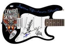 Lynyrd Skynyrd Artimus Pyle Signed Photo Graphics Guitar Exact Proof ACOA
