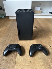 Xbox Series X Schwarz + 2 Controller