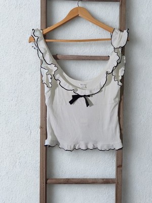 Urban Outfitters  Kimchi Blue Ivory Ribbed Knit Ruffle Top L