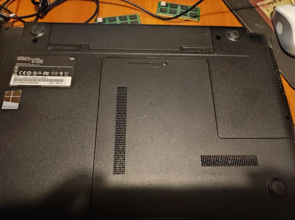 PORTATIL SAMNSUNG np300e5c-s08es PARA PIEZAS O REPARAR - Immagine 4 di 4