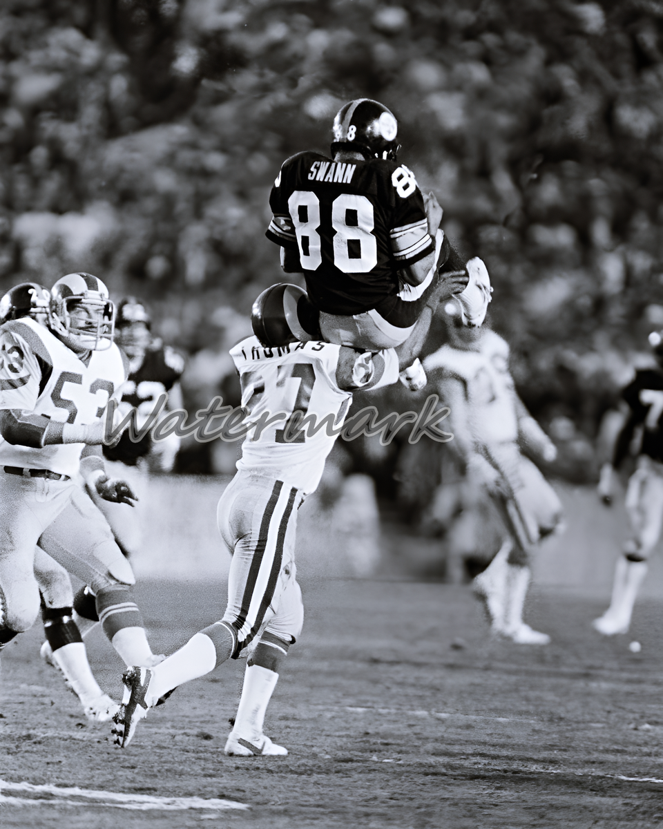 NFL 1980 Super Bowl XIV Lynn Swann Pittsburgh Steelers Game Action