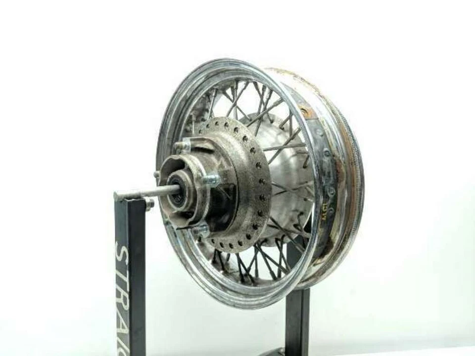 Llanta trasera recta Honda VT750 03 Shadow Spirit 15X3,50 Foto 3 de 4