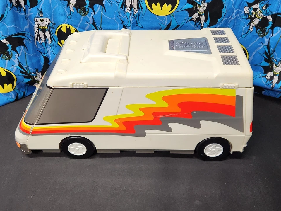 1991 Micro Machines SUPER VAN CITY Fold Out Playset Galoob Camper RV - Image 3 of 4