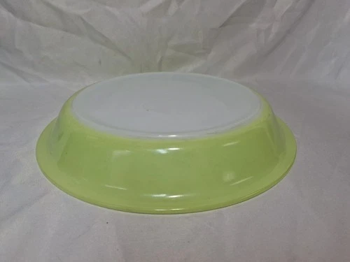 Vintage Pyrex #209 Pie Dish Plate Pastry 9” Inch Lime Green Yellow White Milk