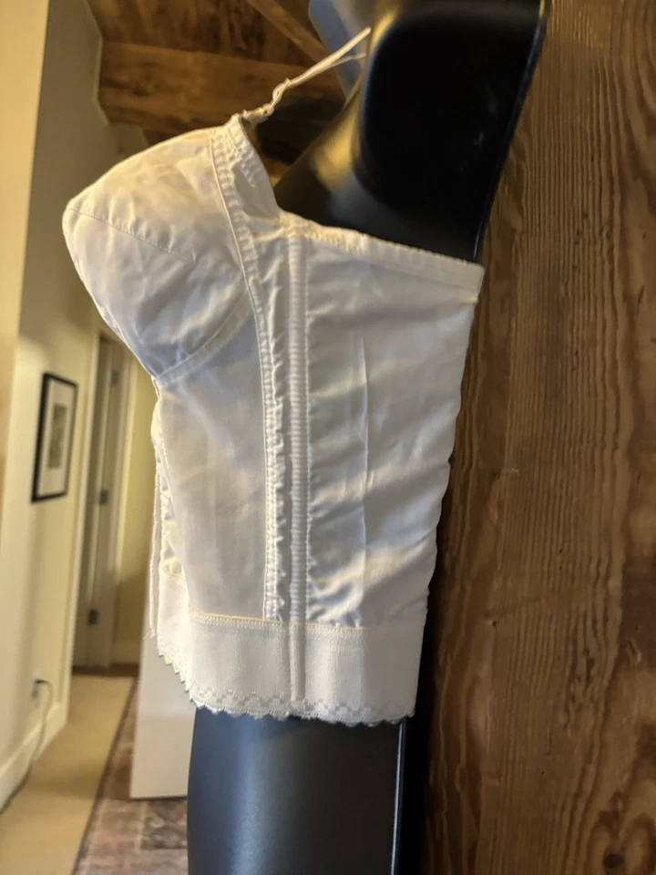 Sujetador de Colección Sears BULLET Larga Línea Bustier Deshuesado Corsé Pin-Up 36B Cono Blanco Foto 4 de 4