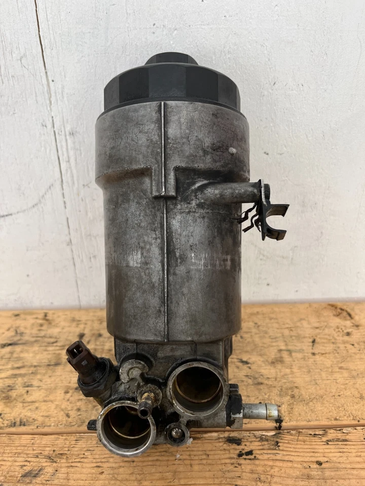 95-01 BMW E38 E39 540i 740i 740iL M62 V8 CARCASA FILTRO ACEITE MOTOR 1437582 OEM Foto 2 de 4