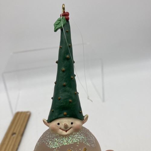 "Bola de vidrio de colección cabeza de gnomo de cerámica sombrero verde adorno de Navidad ""Alegría", 4,5" - Imagen 11 de 11