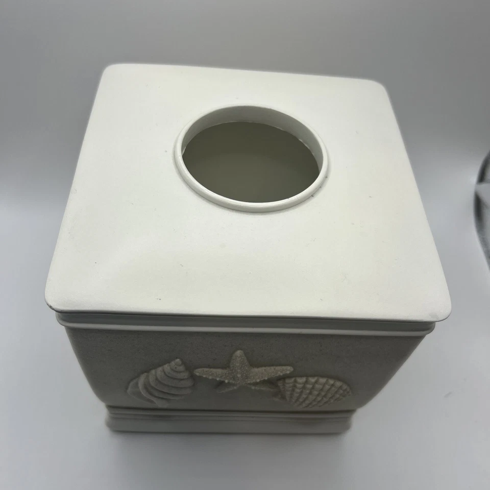 Cubierta de caja de pañuelos de cerámica decorativa conchas de playa blanco océano - 5,5"x5,5" Foto 2 de 3