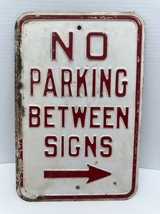 古着屋 ON ROADWAY & NO PARKING NO PARKING THIS SIDE OF STREET Sign