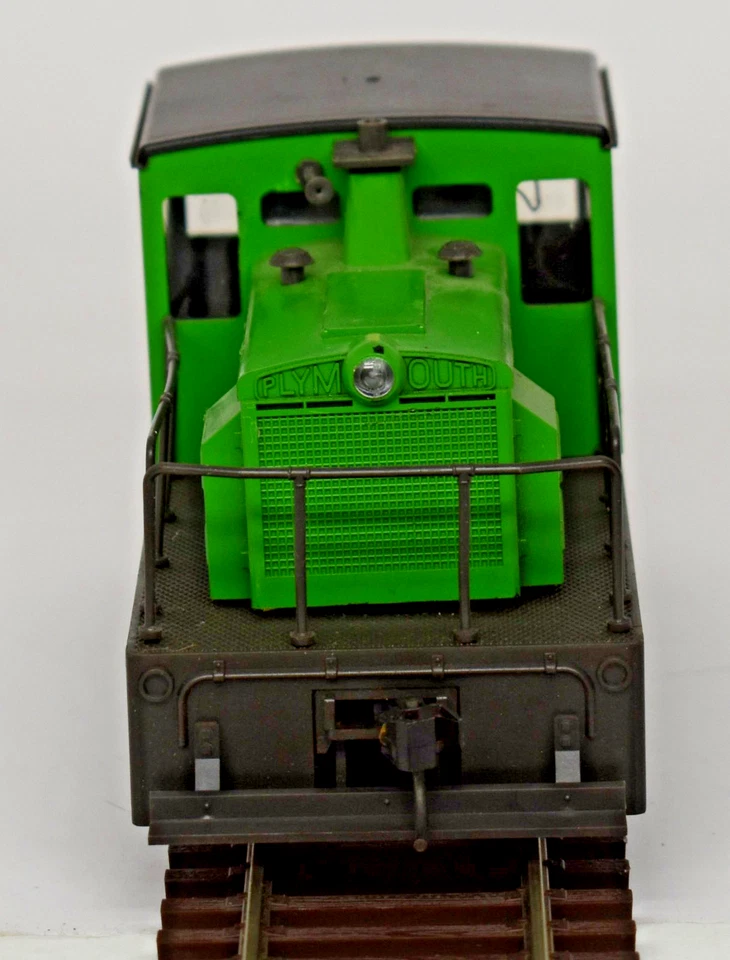 ATLAS O SCALE 2-RL #23 RDG READING LINES WDT SWITCHER 6123 W/KADEES RUNS & LIGHT - Image 2 of 4