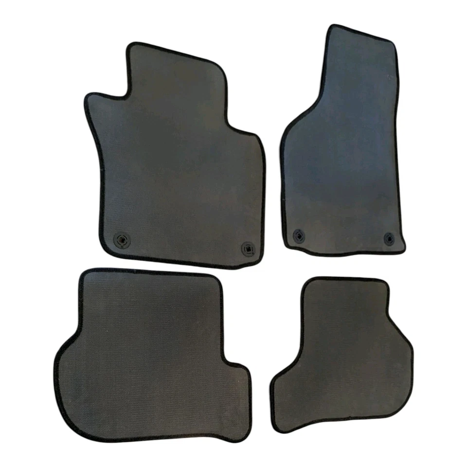 Alfombrillas negras delanteras traseras originales Volkswagen GTI Golf R32 MOJOMATS OEM Foto 2 de 4