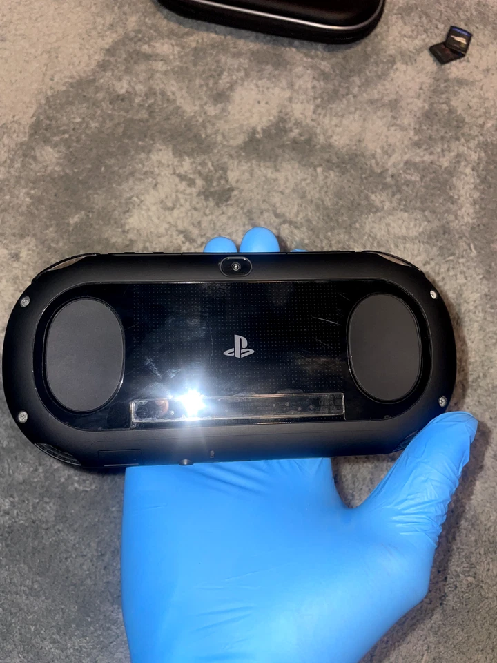 Pacote de console Sony PlayStation Vita Slim Pch-2000 preto com estojo carregador 2 jogos - Imagem 3 de 4