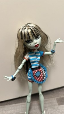 Monster High Classroom  Home Ick Frankie Stein Doll