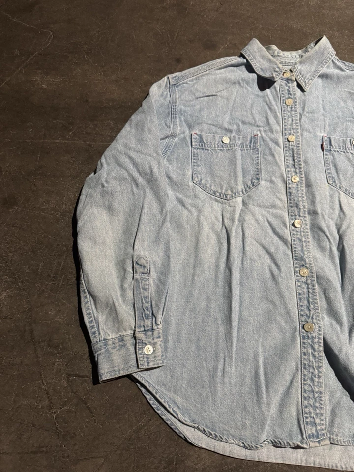 Camisa Levi’s Western vintage para mujer grande años 90 lengüeta roja azul jean abotonada Foto 2 de 4