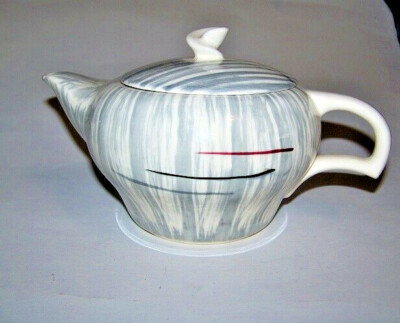 Prim Rose  Light Stripes Gray Pattern Teapot 4 cup